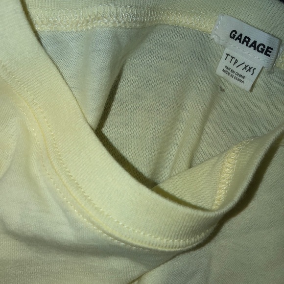 light yellow pocket cropped tee - Picture 2 of 3